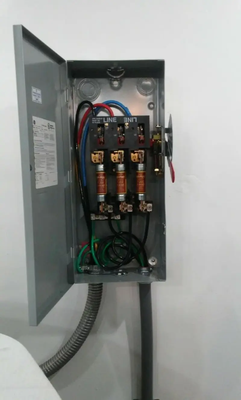 Three-phase disconnect switch installed for Smoke Detector Installation in Westfall